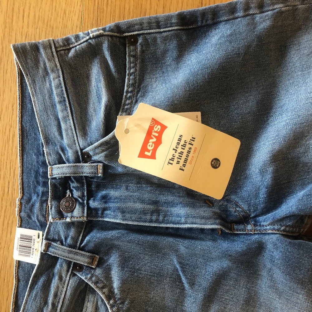 NWT Levi's "517 Bootcut Cropped" Jeans